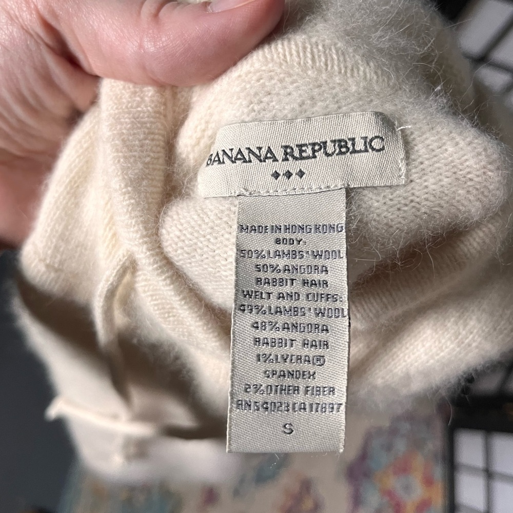 Banana Republic lambs wool and angora hooded sweater - Picture 4 of 4